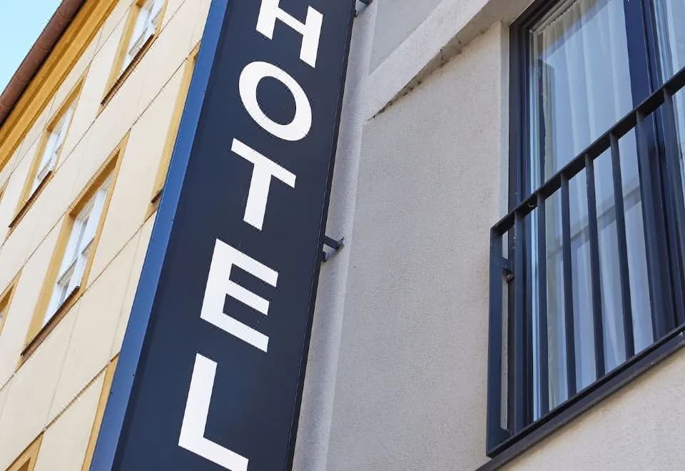 Hotel Demas City