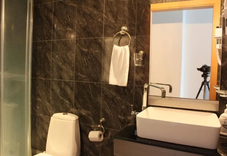 4th Floor Hotel