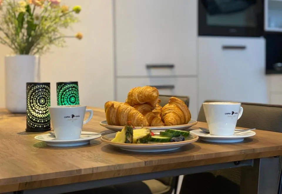 Damrak Short Stay Amsterdam