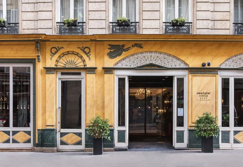 New Hotel Roblin