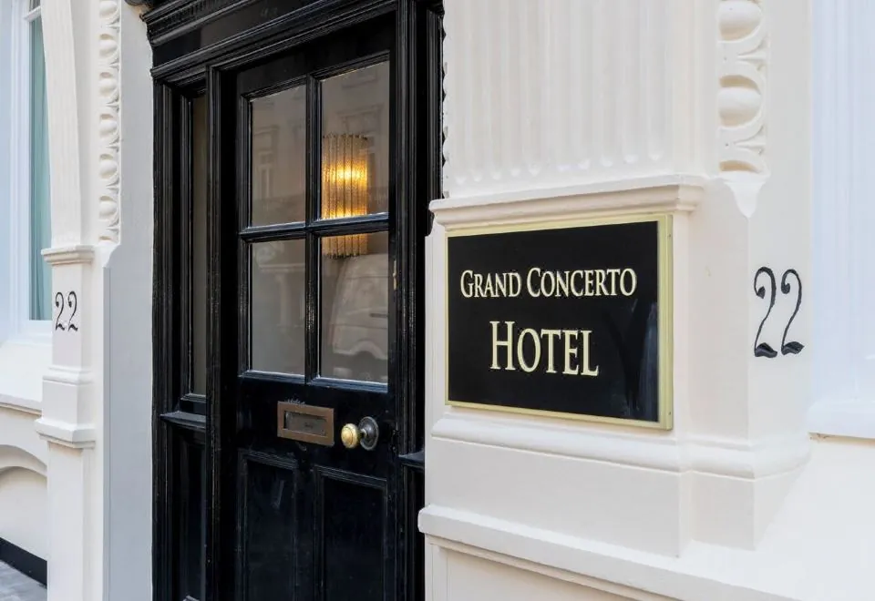 The Castleton Hotel London