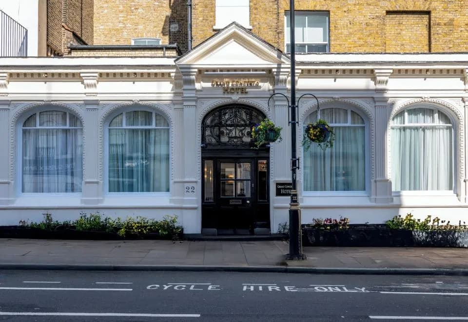 The Castleton Hotel London
