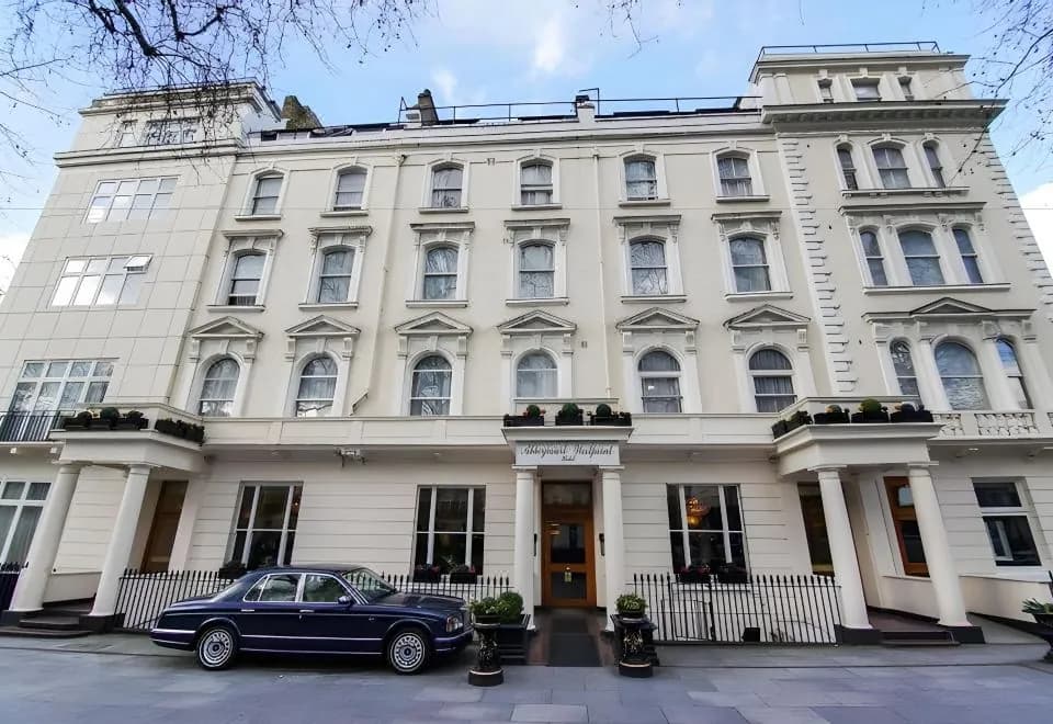 Ascot Hyde Park Hotel