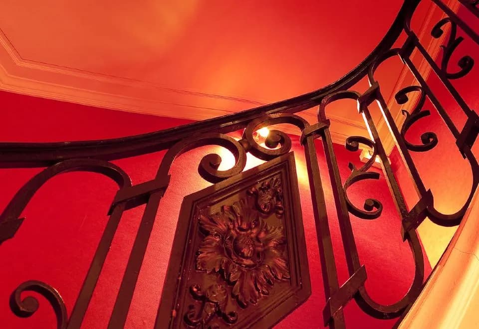 Villathena Paris