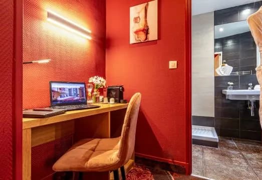 Hotel Ariane Montparnasse by Patrick Hayat
