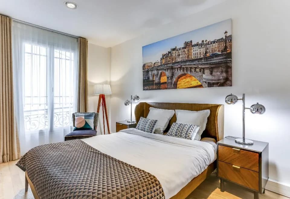 Apartments Paris Centre - at Home Hotel
