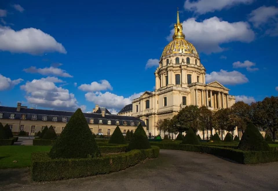 Maxim Folies