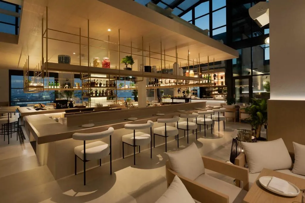 Hyatt Centric Jumeirah Dubai