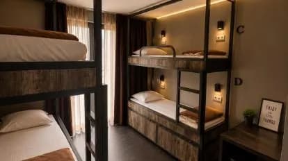 Brxxl 5 City Centre Hostel