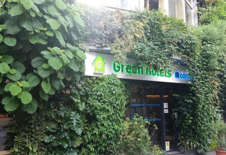 Green Hotels Confort Paris 13