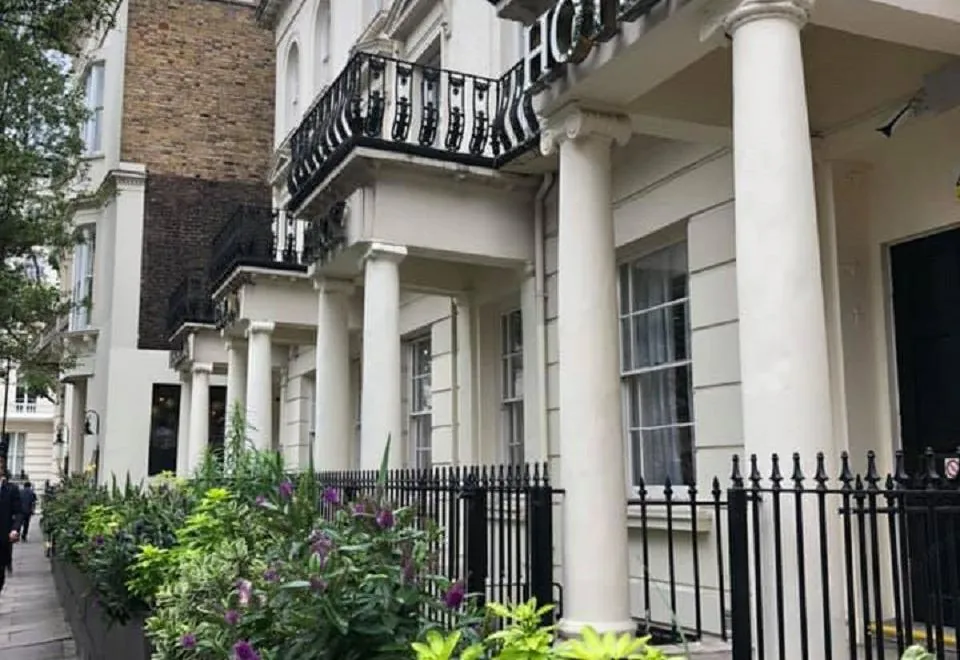 Berjaya Eden Park London Hotel