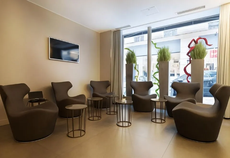 Hotel Arc de Triomphe Etoile