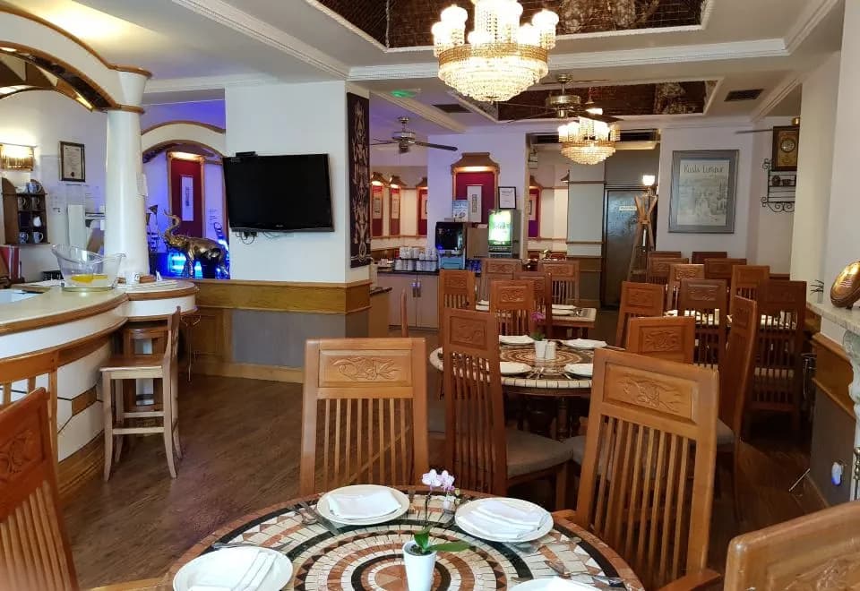 Holiday Villa Hotel