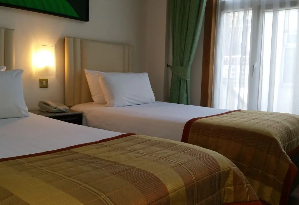 Holiday Villa Hotel