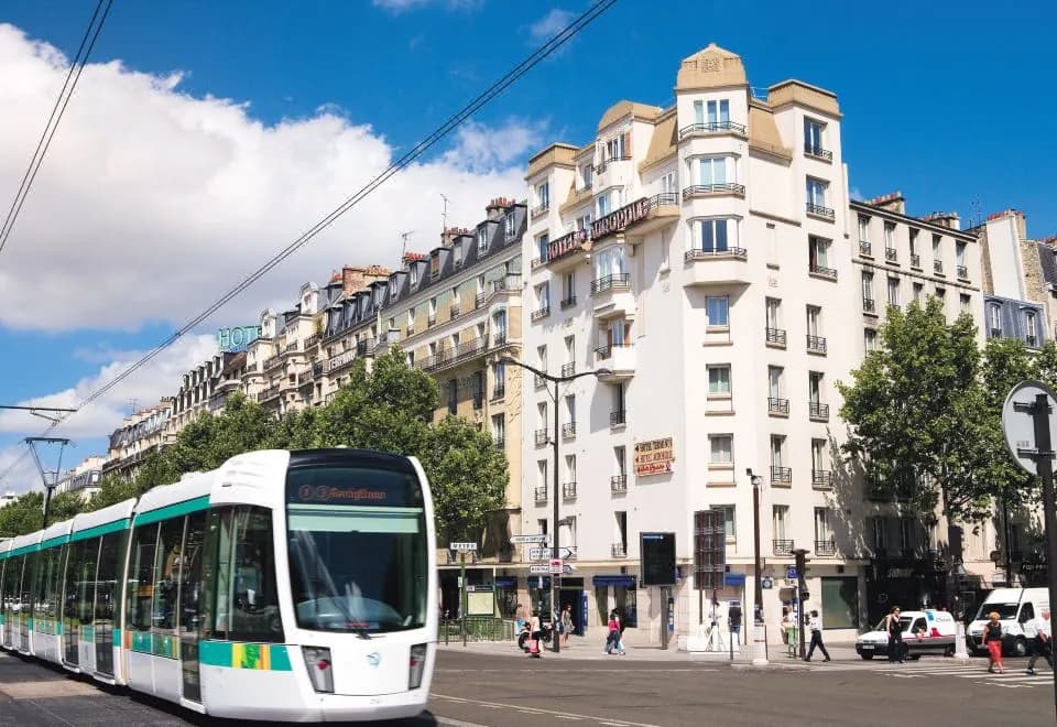 Acropole Paris