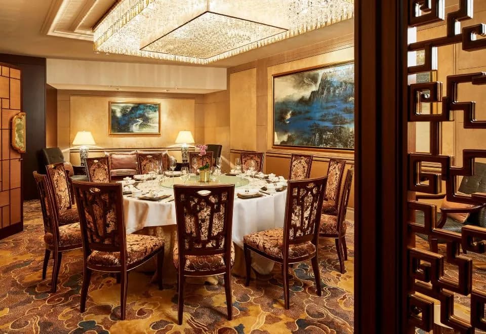 Shangri-La Paris