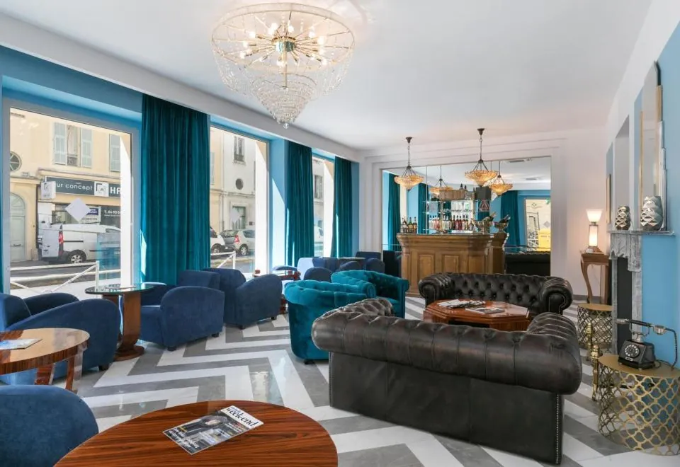 The Jay Hotel by HappyCulture