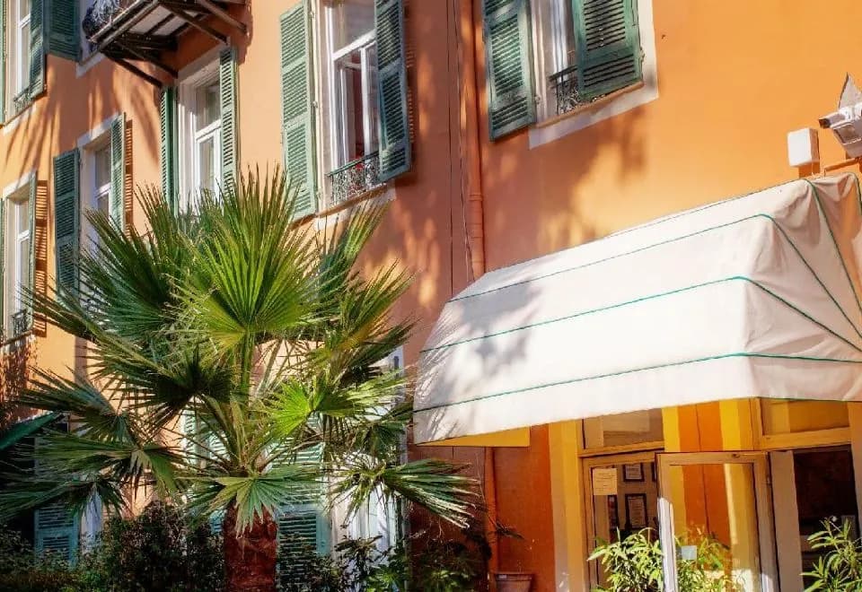 Hotel Oasis