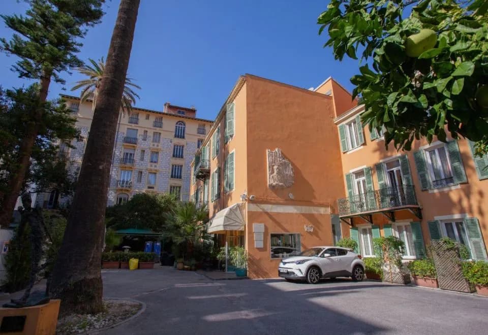 Hotel Oasis