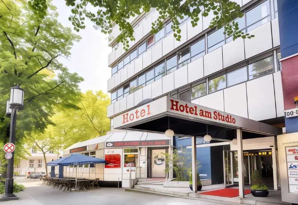 Enjoy Hotel am Studio