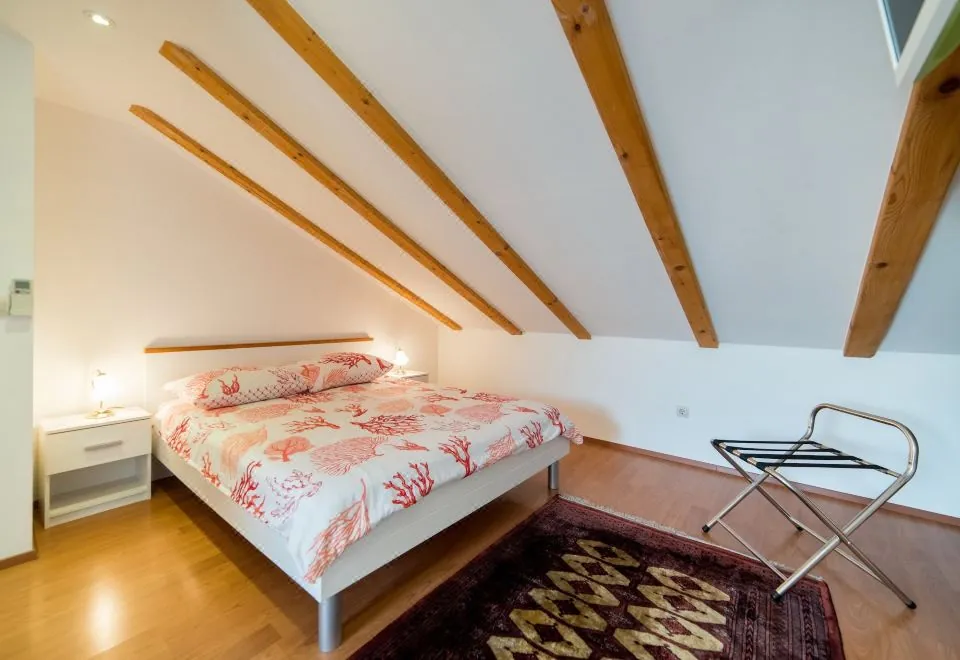 Rooms Raič