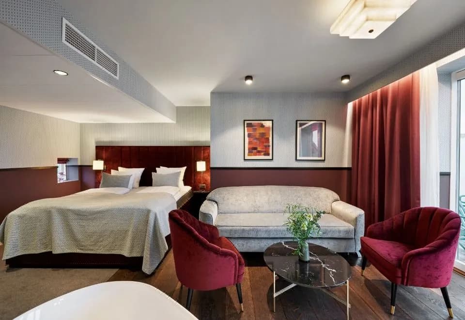 WIDE Hotel
