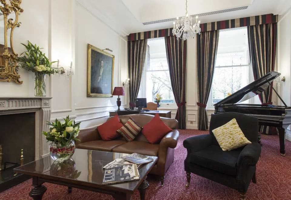 Thistle Hyde Park Hotel London