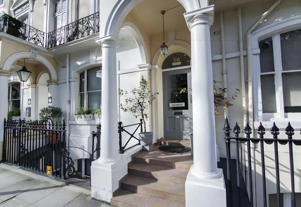 Tony's House Hotel