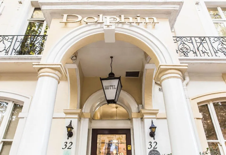 Dolphin Hotel
