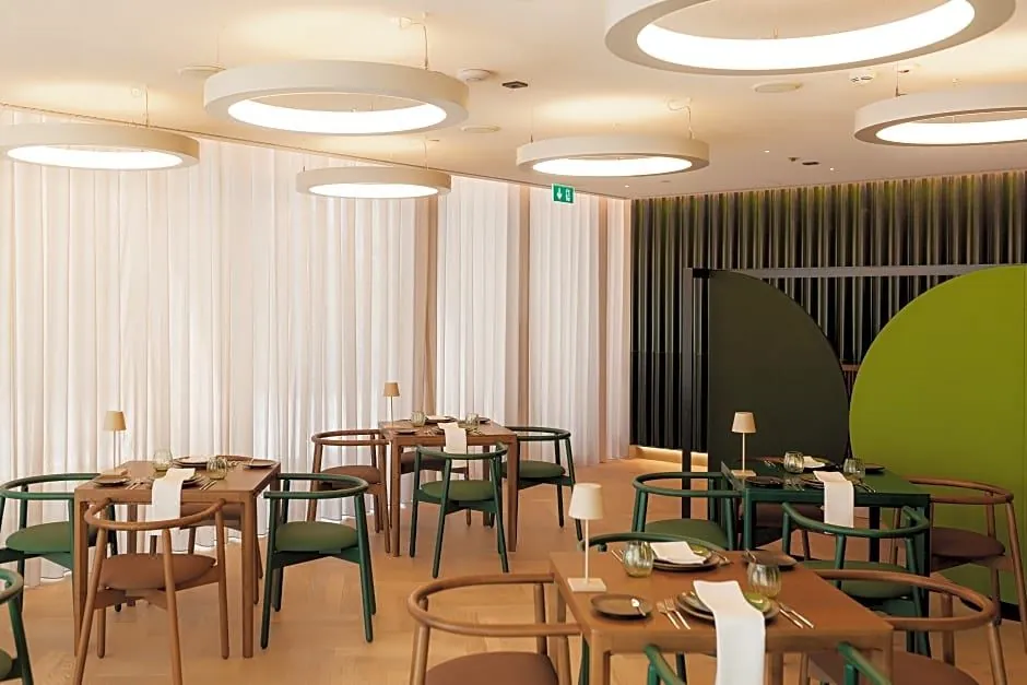 Lumen Hotel & the Lisbon Light Show