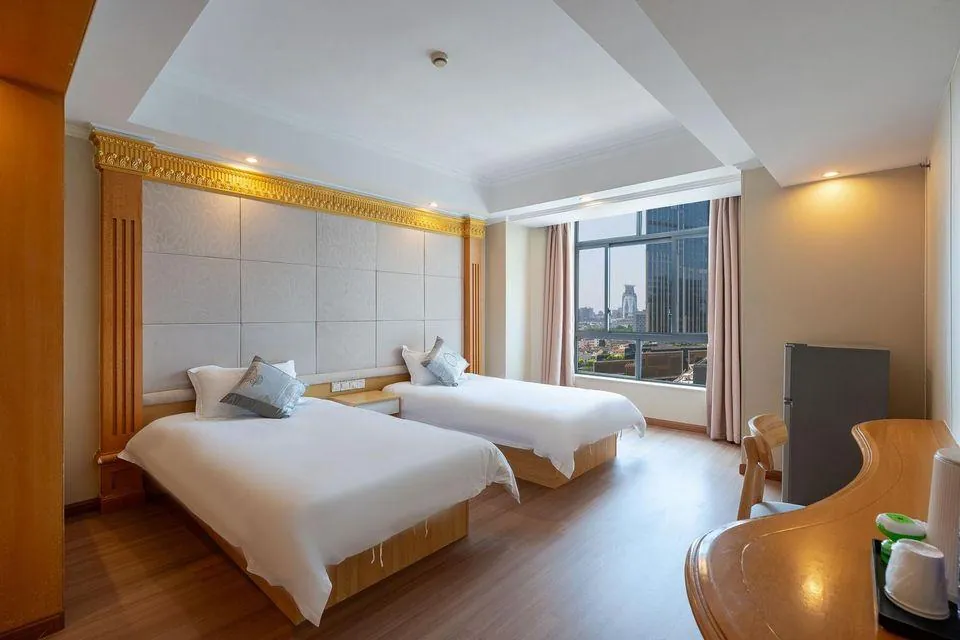Shanghai Binjiang Xinjing Hotel (The Bund)