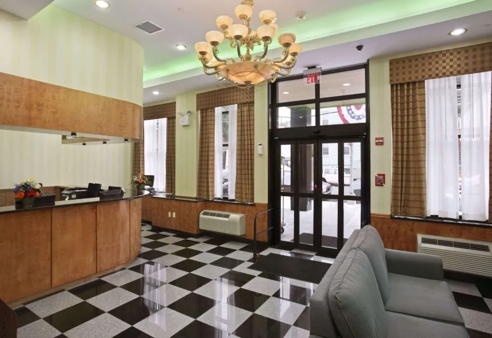 Royal Stay Hotel