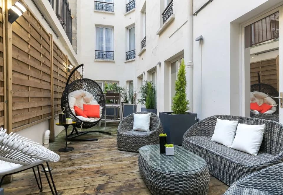 Hotel Magenta 38 by Happyculture