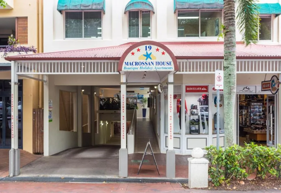 Macrossan House Boutique Holiday Apartments