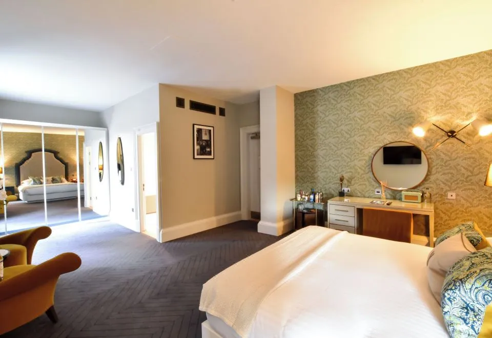 The Rutland Hotel & Apartments