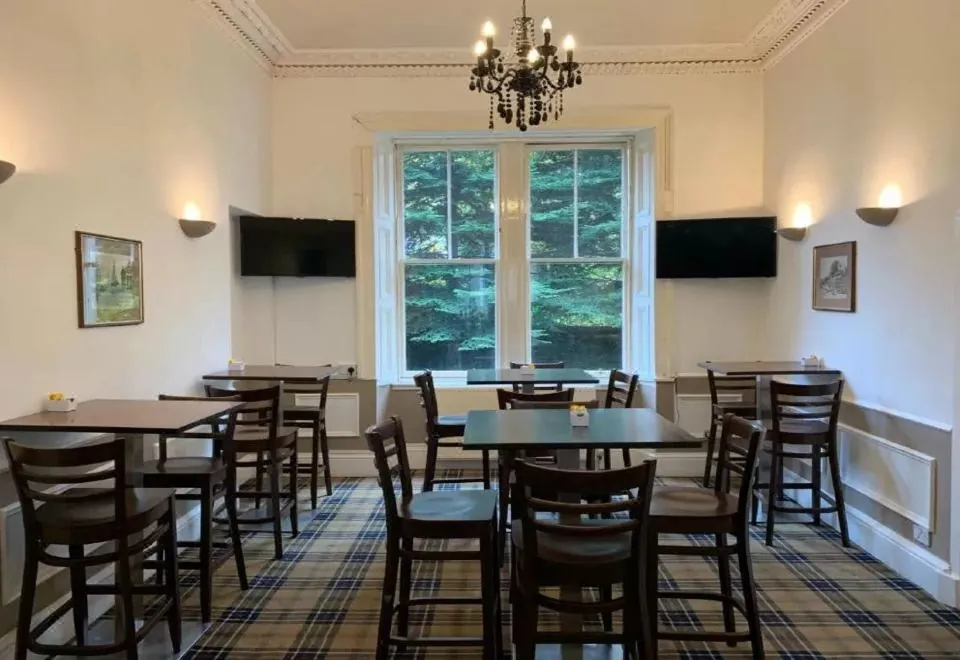 Piries Hotel
