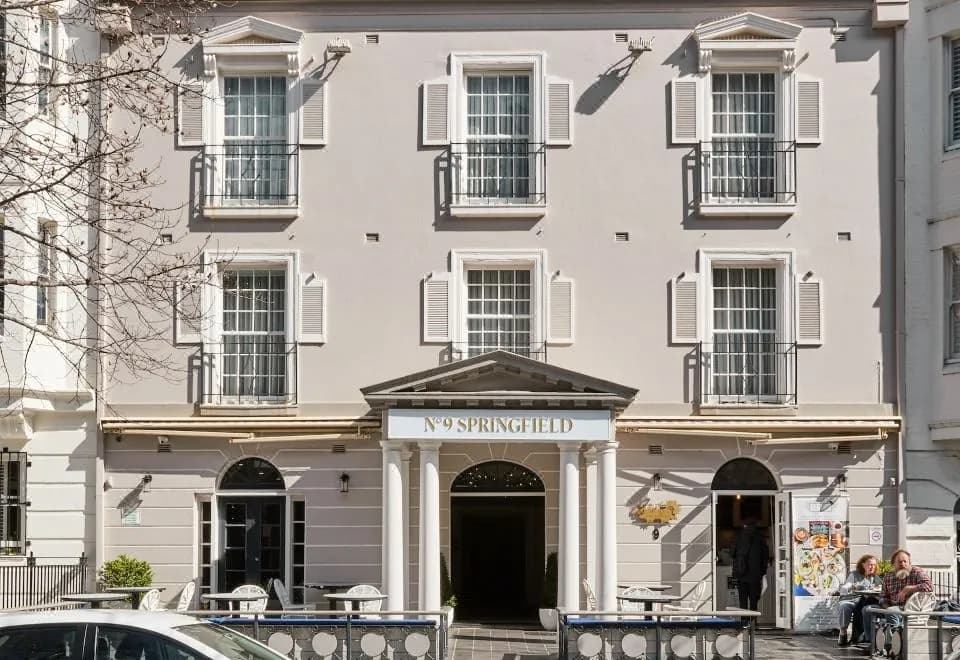 Springfield Lodge