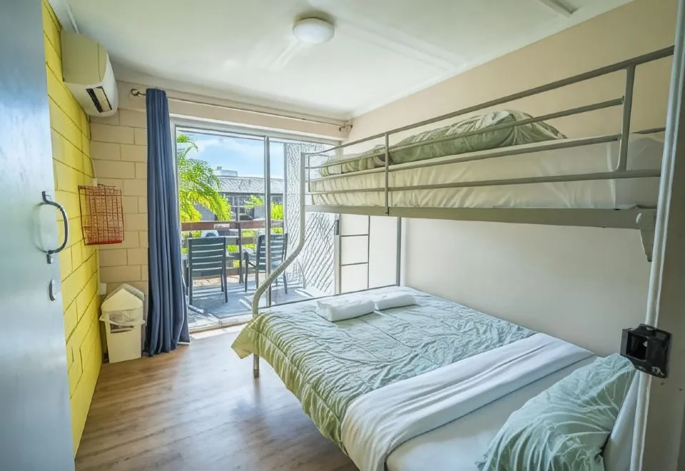 Airlie Beach YHA