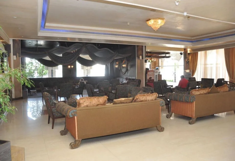 Hotel Di-Palace