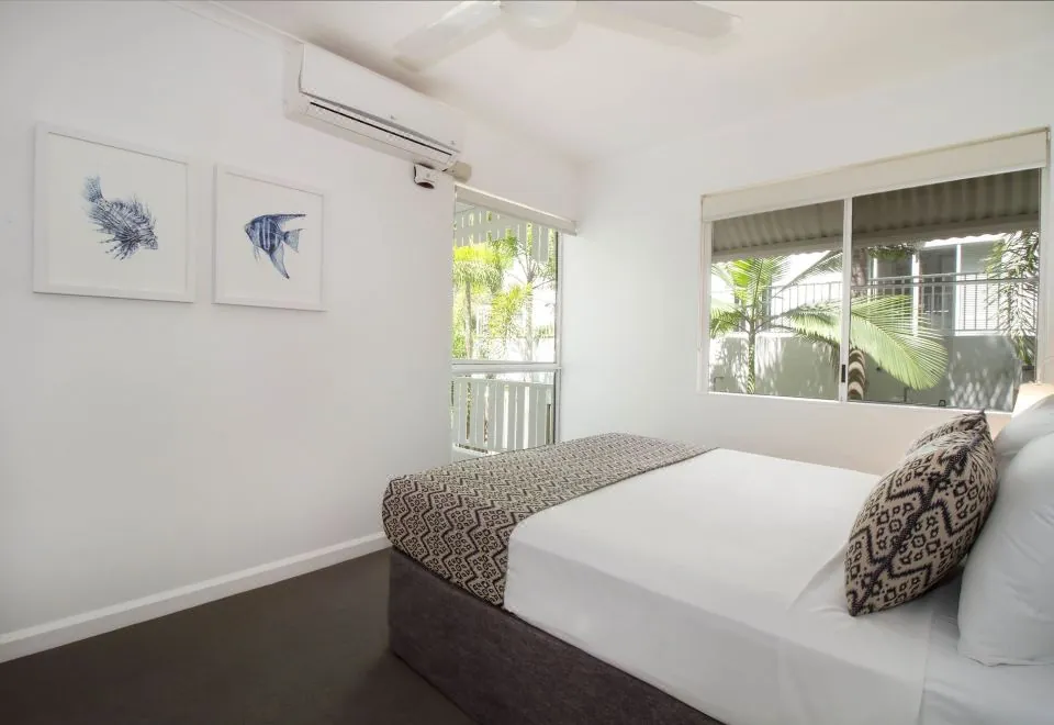 The White House Port Douglas