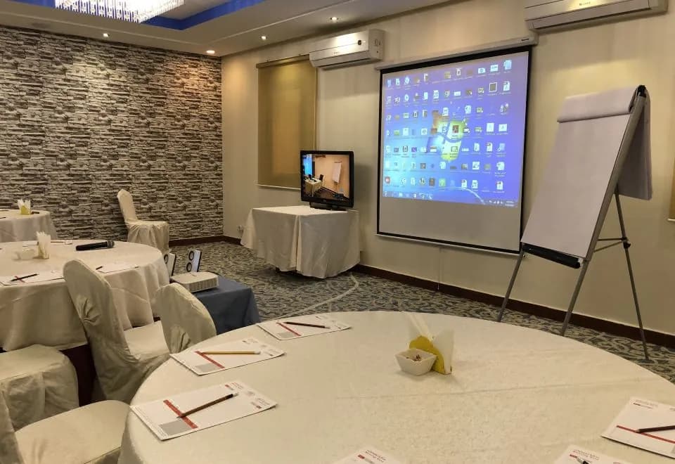 Meral Crown Hotel