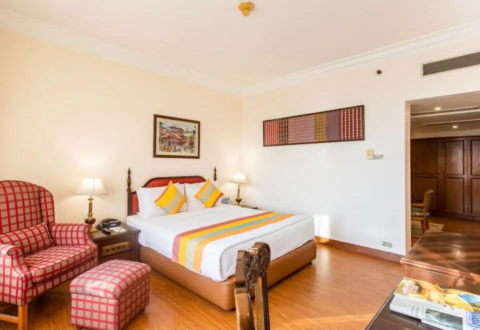 The Everest Hotel