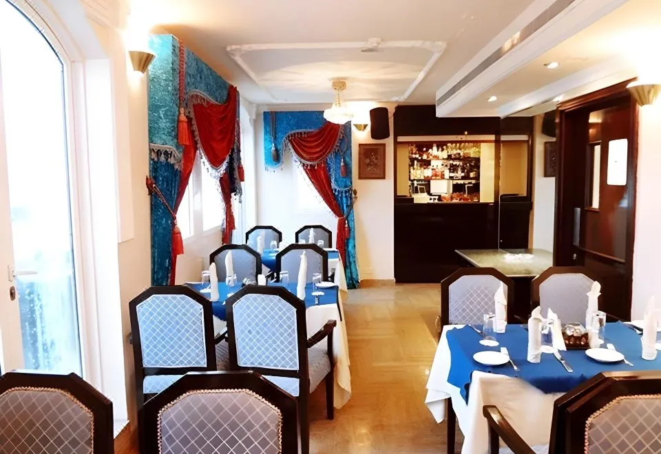 Marina Hotel