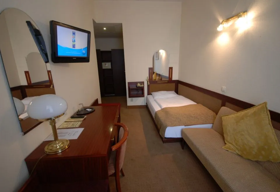 Continental Hotel-Pension
