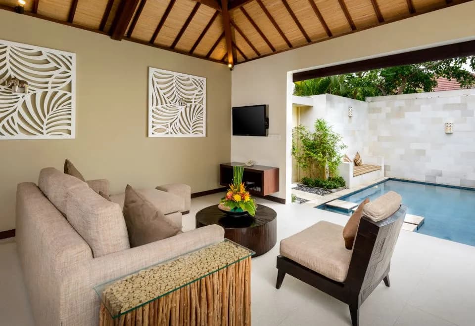 Arama Poolside Villa