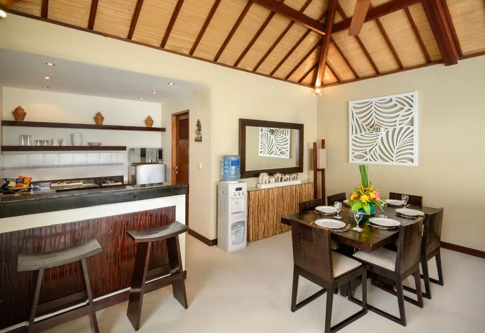 Arama Poolside Villa
