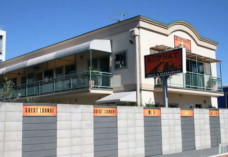 Astray Motel & Backpackers