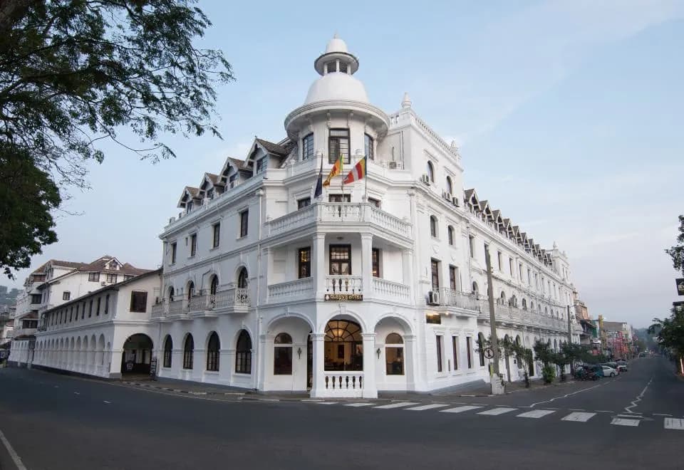 Queen's Hotel