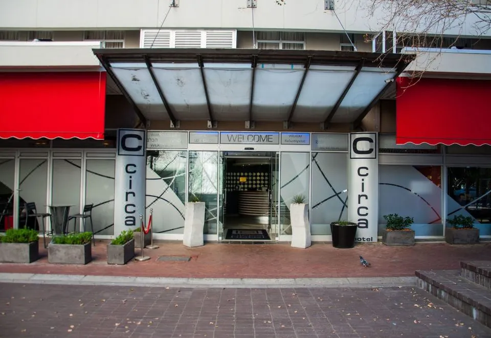 Circa Luxury Apartment Hotel