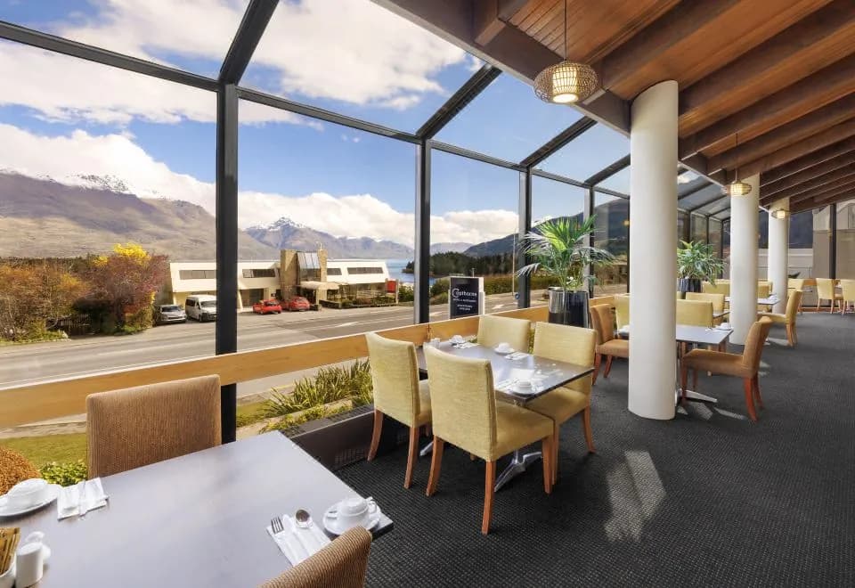 Copthorne Hotel & Apartments Queenstown Lakeview